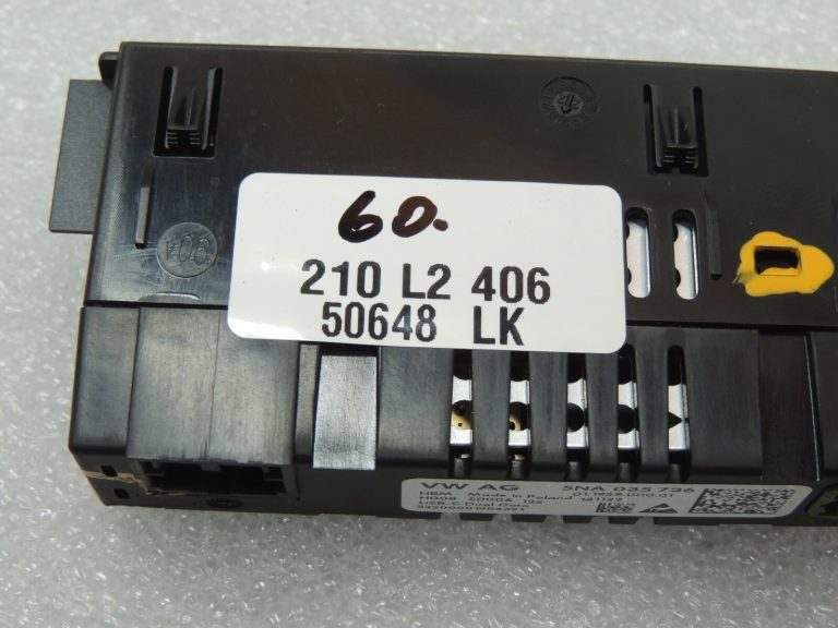 Seat Cupra Leon KL8 priekšējais dubultā porta lādētājs C tipa 5NA035736