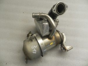 VAG EGR dzesētājs izplūdes gāzu recirkulācija ar EGR vārstu 04L131501L 04L131512AK
