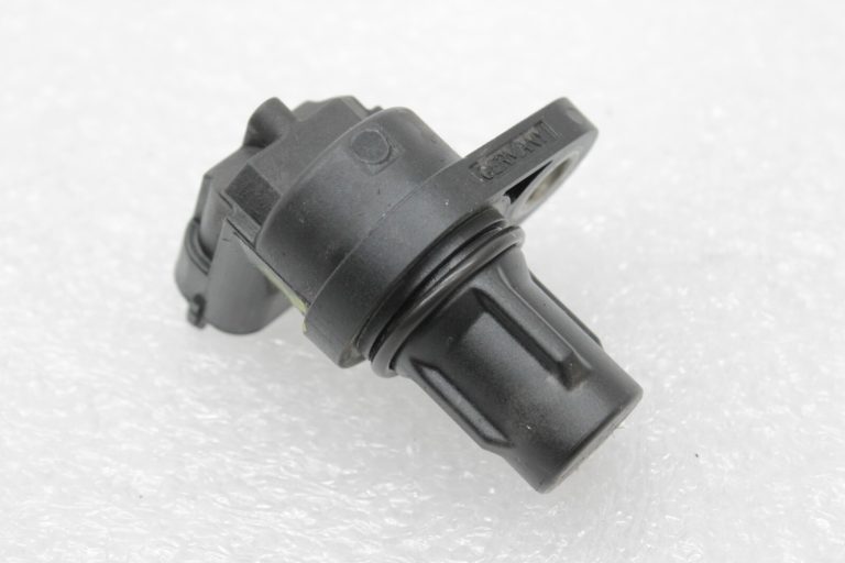 Mercedes Benz AMG M156 (156.984) Sadales vārpstas sensors pa labi A0061531728