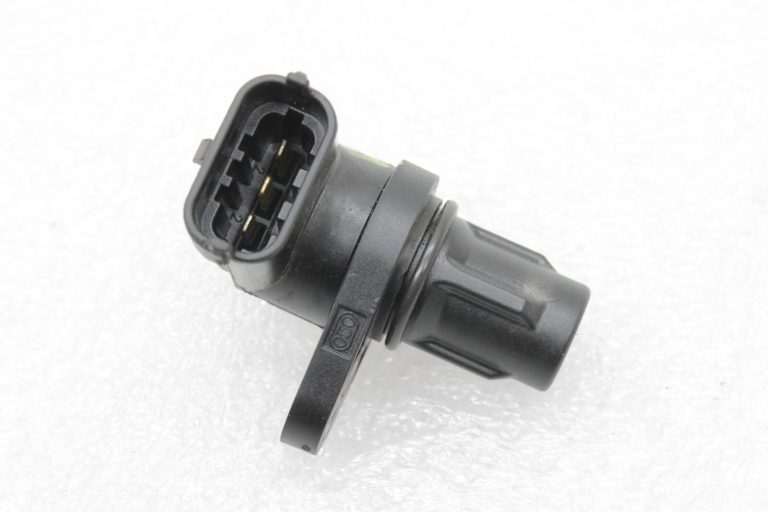 Mercedes Benz AMG M156 (156.984) Sadales vārpstas sensors pa labi A0061531728