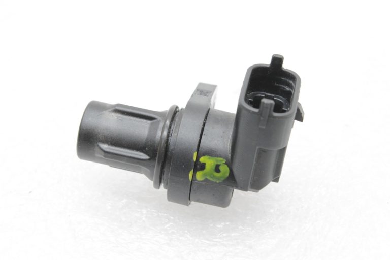 Mercedes Benz AMG M156 (156.984) Sadales vārpstas sensors pa labi A0061531728