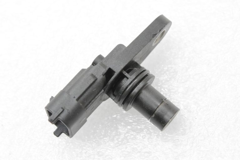 Mercedes Benz AMG M156 (156.984) Sadales vārpstas sensors kreisais labais A0061537128