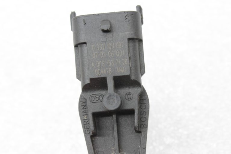 Mercedes Benz AMG M156 (156.984) Sadales vārpstas sensors kreisais labais A0061537128