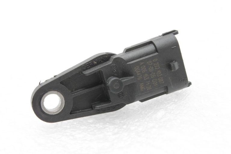 Mercedes Benz AMG M156 (156.984) Sadales vārpstas sensors kreisais labais A0061537128