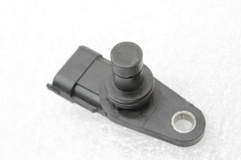 Mercedes Benz AMG M156 (156.984) Sadales vārpstas sensors kreisais labais A0061537128
