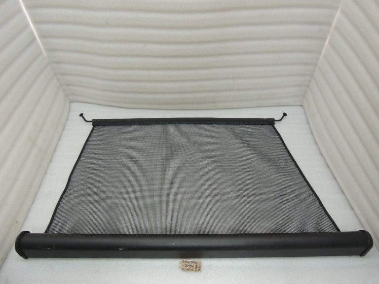 Skoda Suberb III 3V kombi Tīkla starpsienas rullo žalūzijas 3V9861691C