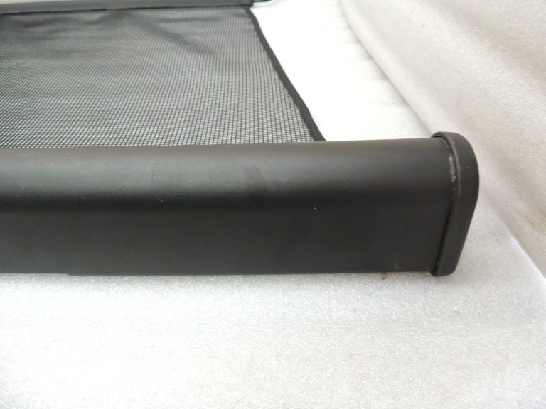 Skoda Suberb III 3V kombi Tīkla starpsienas rullo žalūzijas 3V9861691C
