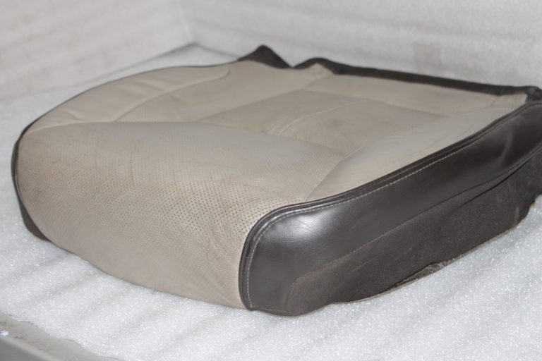 Lancia Thema II priekšējo kreiso sēdekļu spilvens Mochacino āda K68138323AA