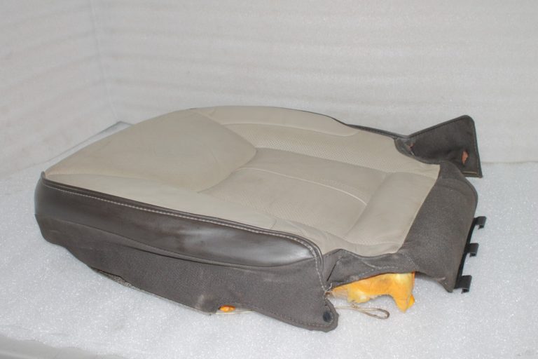 Lancia Thema II priekšējo kreiso sēdekļu spilvens Mochacino āda K68138323AA