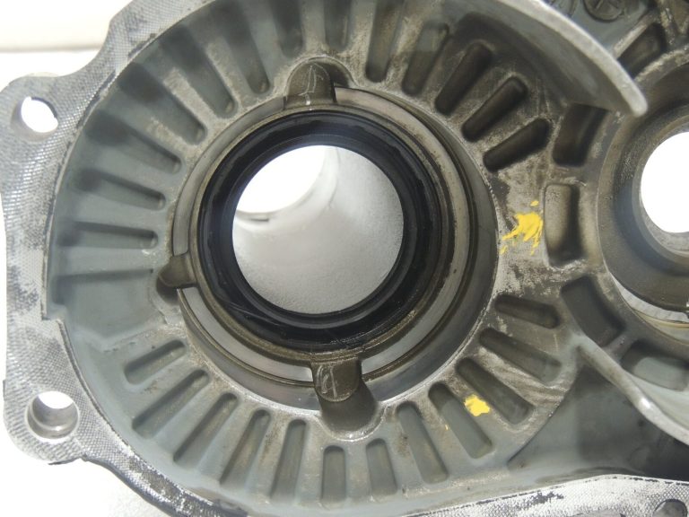 Opel Insignia A 2.0i 4×4 Turbo A20NFT pārnesumkārbas korpuss ieejas pusē