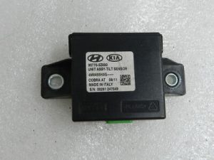 Hyundai i40 Kombi sasvēršanas sensora vadības bloks sasvēršanas sensors 95775-3Z000