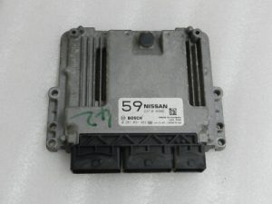 Nissan Qashqai II MK2 J11 1.6d engine control unit 237104EB0E Control unit
