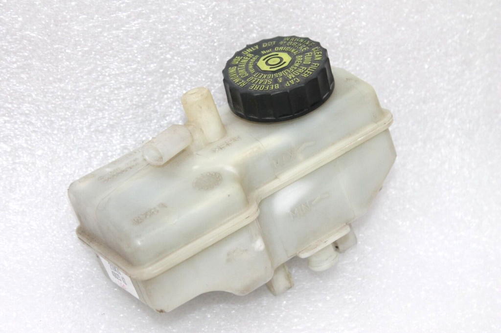 OEM Mercedes Benz Vaneo W414 Brake fluid reservoir A4144300002, A2024300014