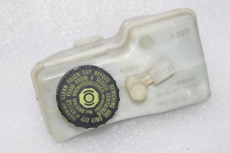OEM Mercedes Benz Vaneo W414 bremžu šķidruma rezervuārs A4144300002, A2024300014