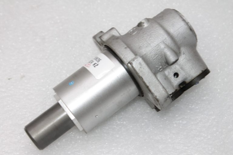 OEM Mercedes Benz Vaneo W414 Bremžu galvenais cilindrs A4144300001