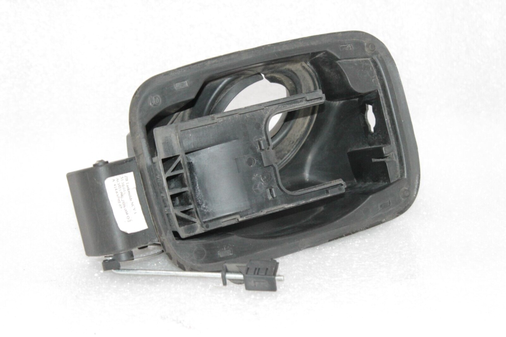 OEM Mercedes Benz Vaneo W414 fuel filler cap fuel filler flap hinge A4146300267