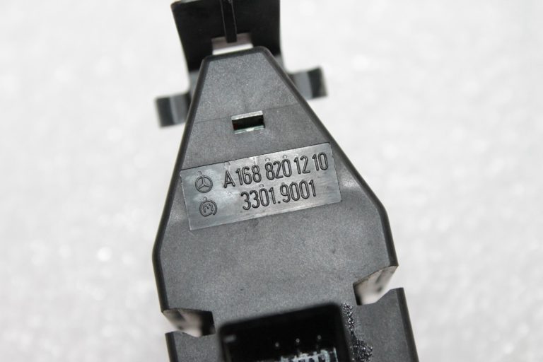 Oriģinālais Mercedes Vaneo W414 A-klases W168 avārijas signalizācijas slēdzis A1688201210