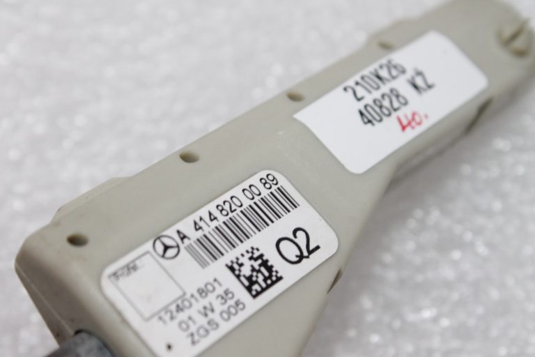 Oriģināls Mercedes Vaneo W414 antenas pastiprinātājs Amplifier antenas pastiprinātājs A4148200089