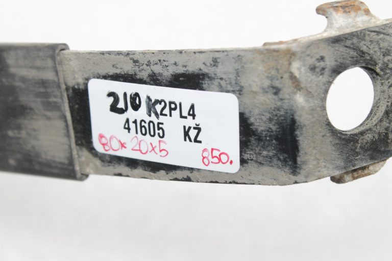 Oriģinālā Mazda CX-5 KE 2.2 Skyactiv-D degvielas tvertnes kronšteins, pāris S05B-42-715
