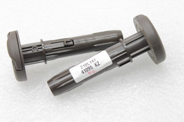 OEM Lancia Thema II priekšējo sēdekļu galvas balstu uzmava Mochacino K1UV38HL9AA