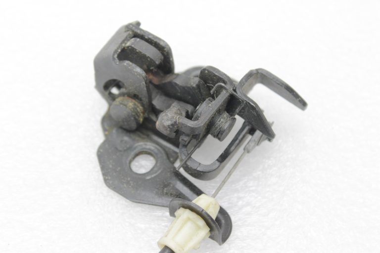 Lancia Thema II Aizmugurējā kreisā sēdekļa bloķēšana K68159643AA, 68159643AA