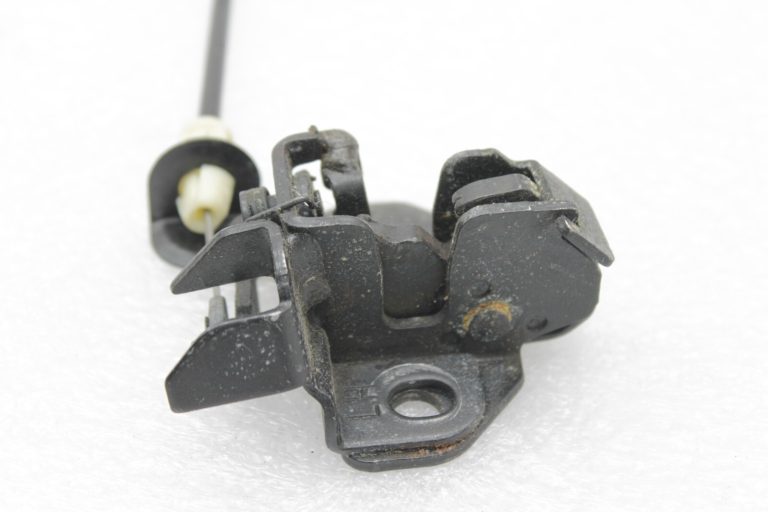 Lancia Thema II Aizmugurējā kreisā sēdekļa bloķēšana K68159643AA, 68159643AA