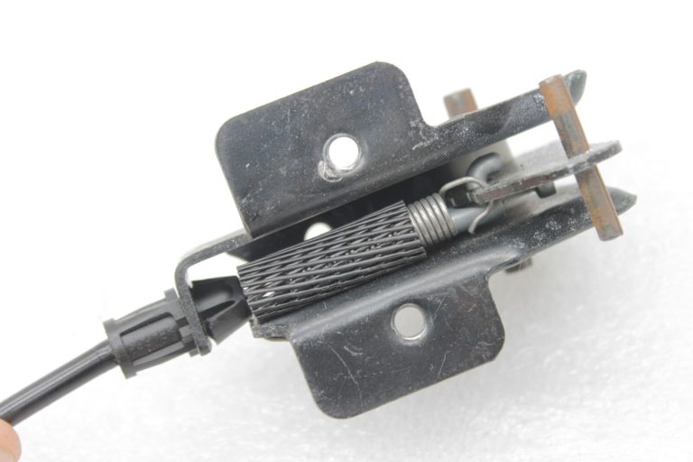 Lancia Thema II Aizmugurējā labā sēdekļa bloķēšana K68159332AA, 68159332AA