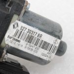 Renault Scenic/ Megane III Aizmugurējā loga regulatora motors pa labi 827303178R