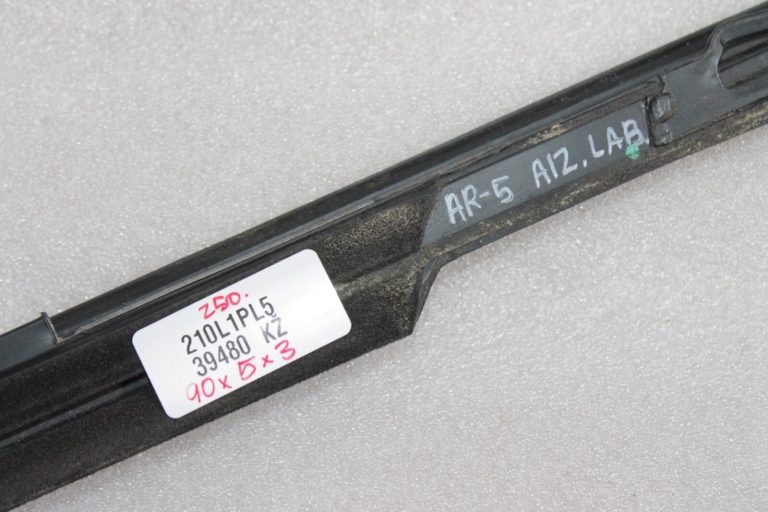 Oriģinālais Alfa Romeo Giulietta 940 Aizmugurējā labā stikla hromēta līstes 50521070