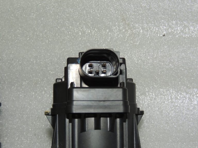 Opel Antara 2.2VCDi Z22D1 dīzeļdegvielas EGR vārsts EGR izplūdes gāzu recirkulācijas vārsts 96868923