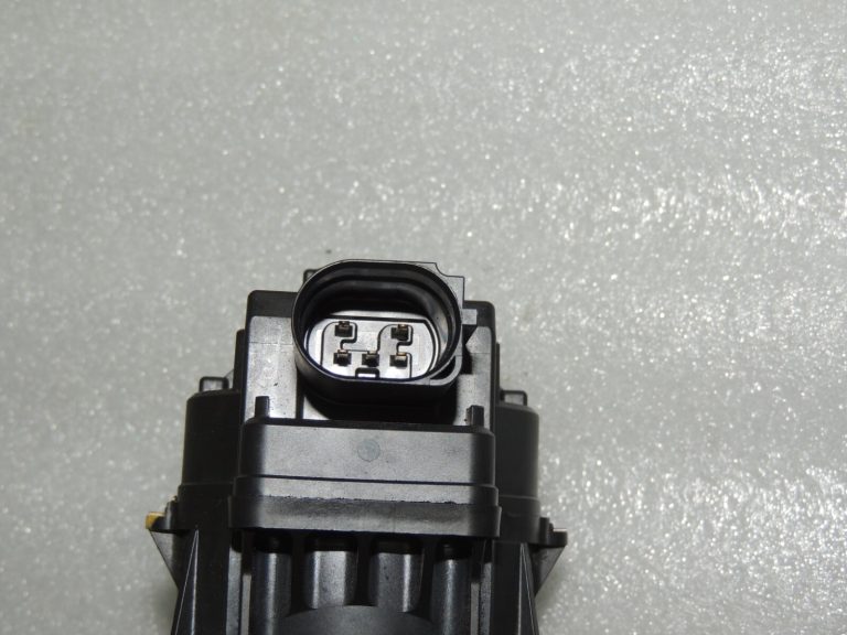 Opel Antara 2.2VCDi Z22D1 dīzeļdegvielas EGR vārsts EGR izplūdes gāzu recirkulācijas vārsts 96868923