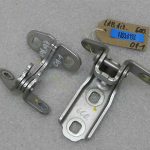 Opel Astra K durvju eņģes aizmugurējās labās puses augšējā un apakšējā daļa GAN 176 Argon silver