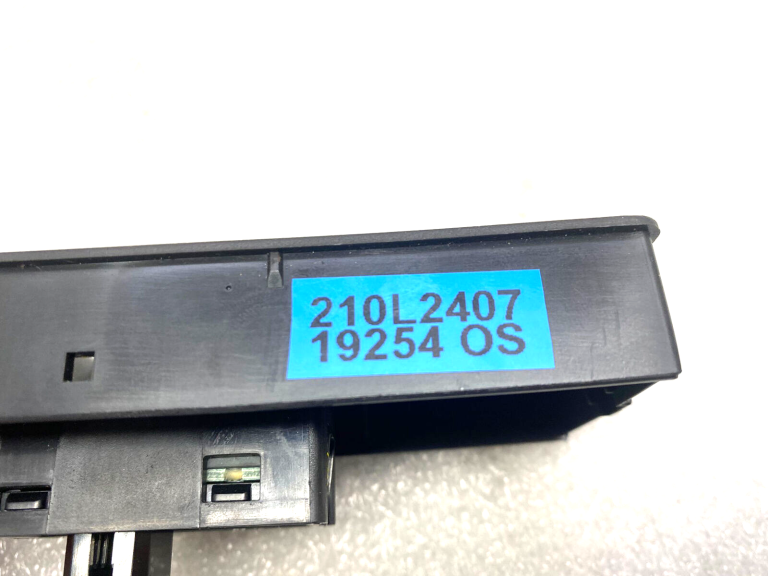 OPEL ASTRA H ZAFIRA B Priekšējais labās puses elektrisko logu slēdzis 13228709