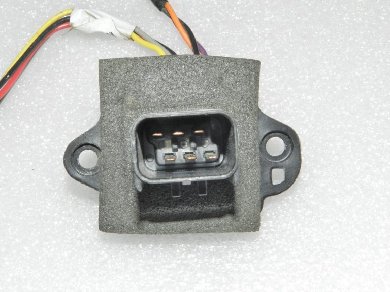 Lancia Thema II aizmugurējo gaismu instalācijas lukturu turētājs 68042174AE, K68042174AE