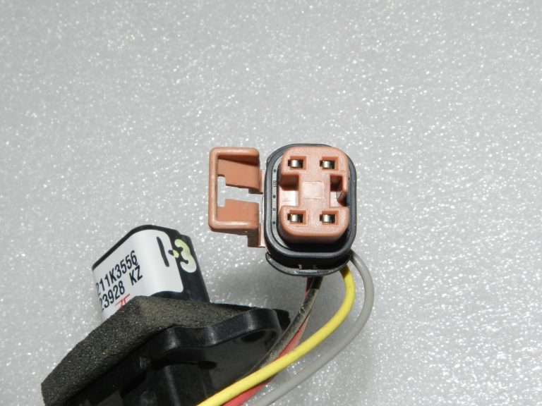 Lancia Thema II aizmugurējo gaismu instalācijas lukturu turētājs 68042174AE, K68042174AE