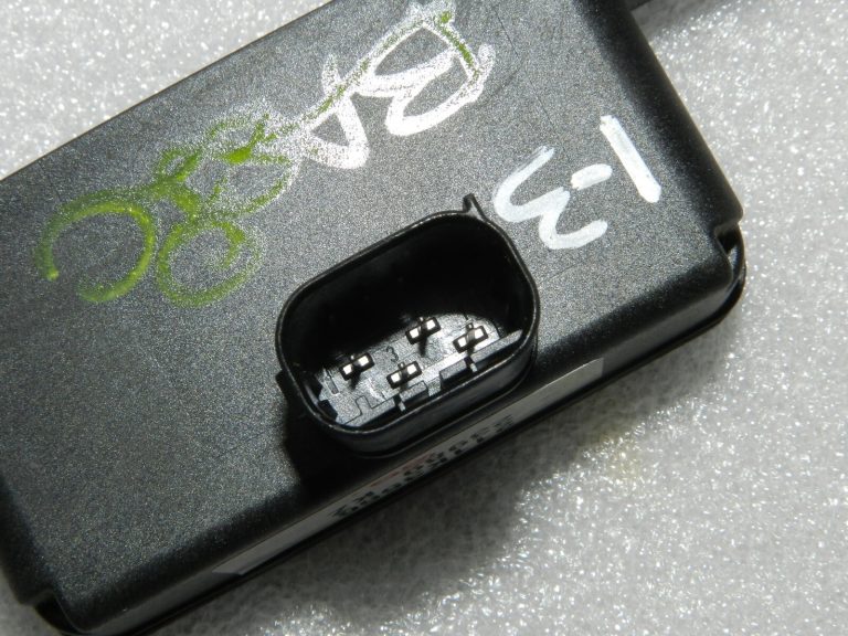 Oriģinālā aprīkojuma Lancia Thema II Dodge Chrysler rotācijas ātruma sensors ESP Yaw 56029549AC, 56029549AD