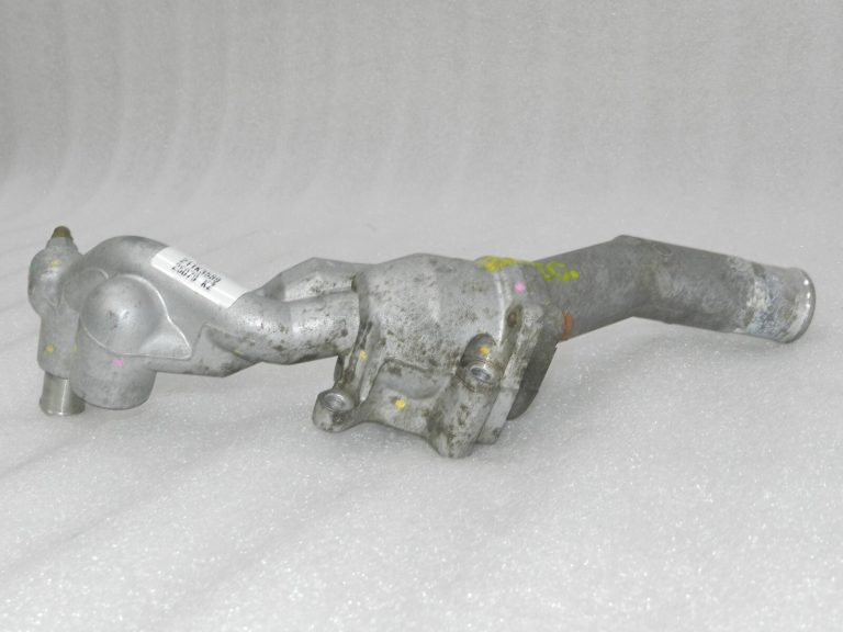 Lexus RX450h AL10 dzesēšanas šķidruma caurules termostata korpuss 1632331040, 163230W011