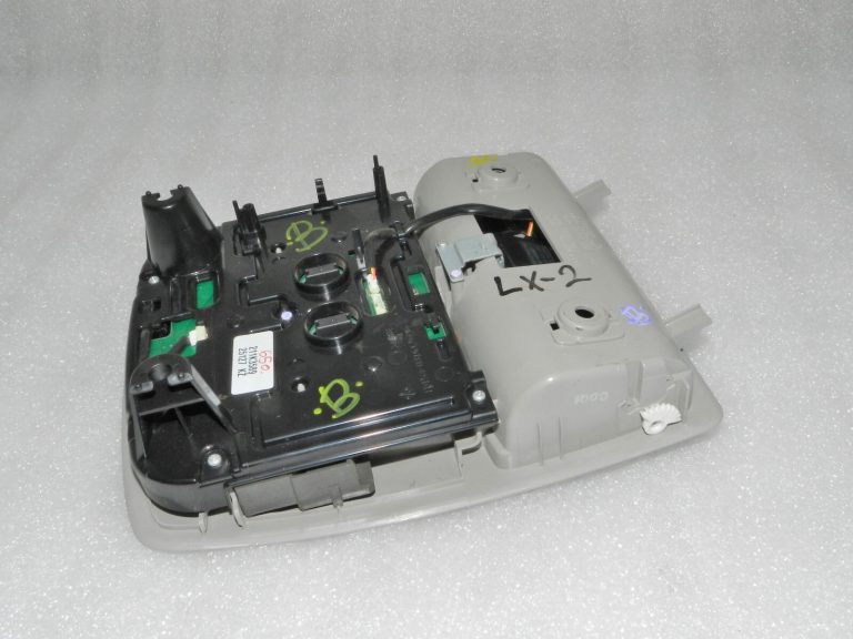 Lexus RX III (AL10) Priekšējais salona apgaismojums 8126048430B0, 81260-48430-B0