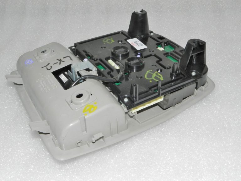 Lexus RX III (AL10) Priekšējais salona apgaismojums 8126048430B0, 81260-48430-B0
