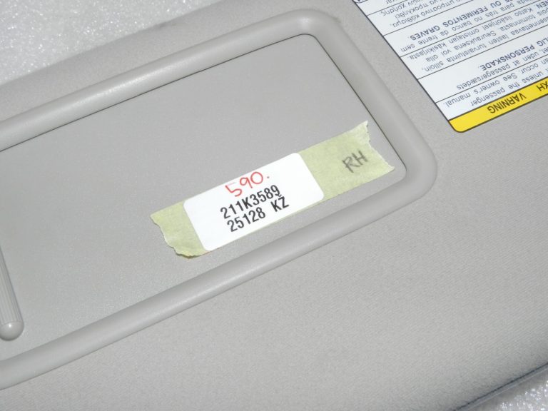 Lexus RX III (AL10) Saules aizsarglīdzeklis labajā pusē, pelēks 7431048310B0, 74310-48310-B0