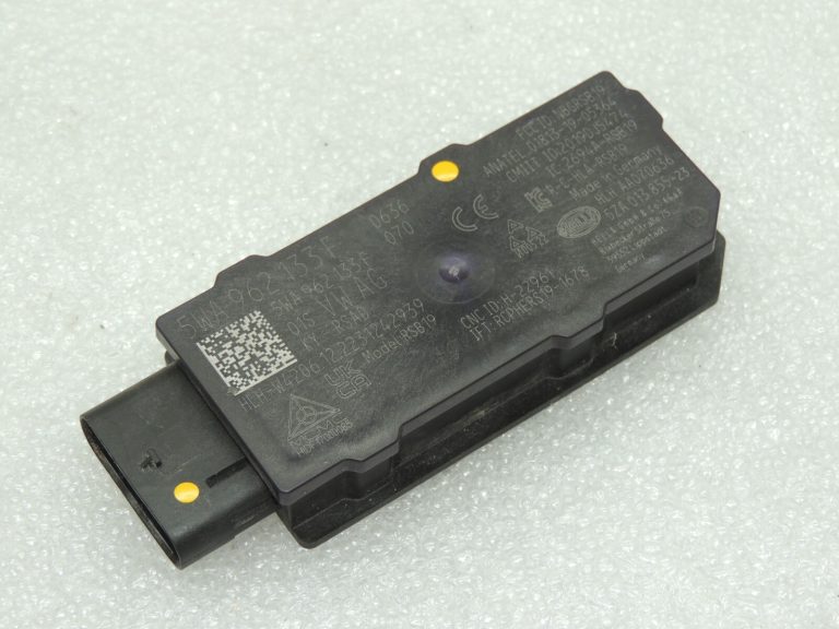 Seat Cupra Leon KL8 vadības bloks Kessy 5WA962133F