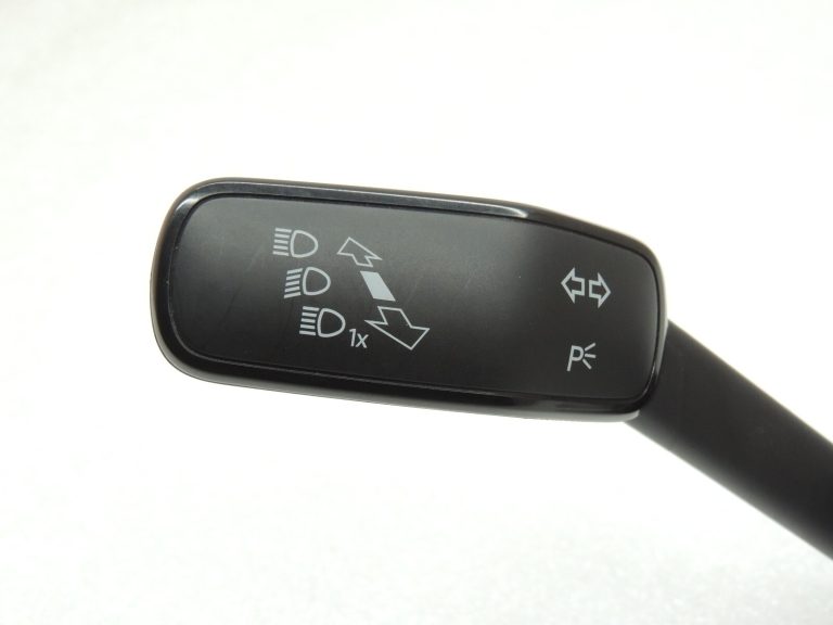 Seat Cupra Leon KL8 kombinētais slēdža indikatora tīrītāja slēdzis 5Q1953507GA
