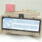Toyota Avensis T27 drošinātāju kārbas vadības bloks 8273005S60 8273005J70