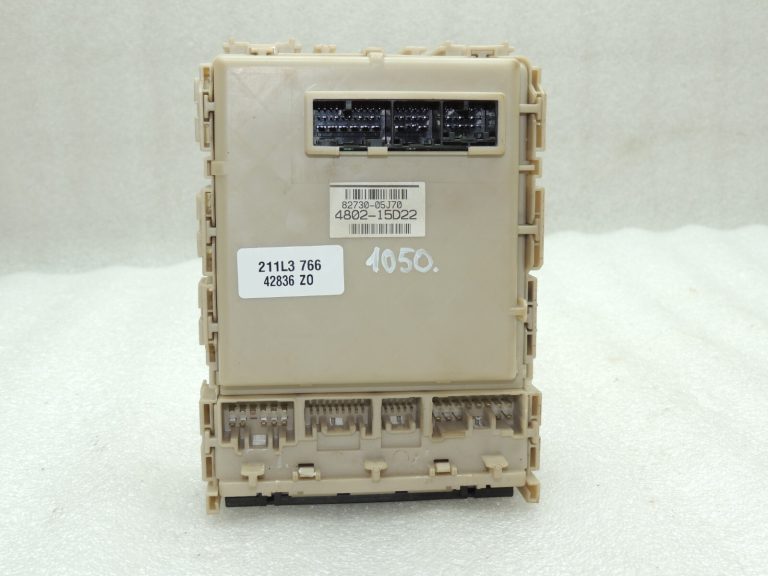 Toyota Avensis T27 drošinātāju kārbas vadības bloks 8273005S60 8273005J70