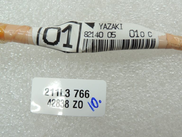 Toyota Avensis T27 Gaisa spilvena spraudnis priekšējais labais 8214005010