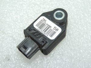 Toyota Avensis T27 airbag sensor Crash sensor 8917302080 8917309A10