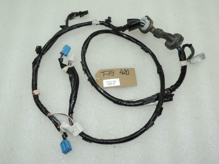 Toyota Avensis T27 aizmugurējo durvju instalācijas instalācija 8218405280