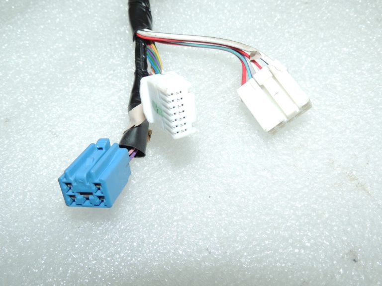 Toyota Avensis T27 aizmugurējo durvju instalācijas instalācija 8218405280