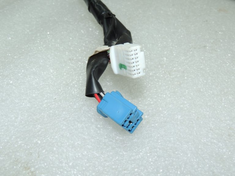 Toyota Avensis T27 aizmugurējo durvju instalācijas instalācija 8218405280