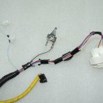 Toyota Avensis T27 interjera apakšējās virsbūves elektroinstalācijas siksna pa labi 8216205L40